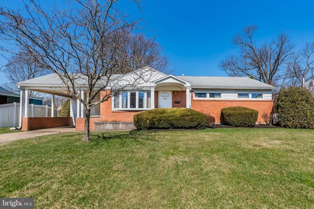 25 Scarsdale Dr, Camp Hill, PA 17011