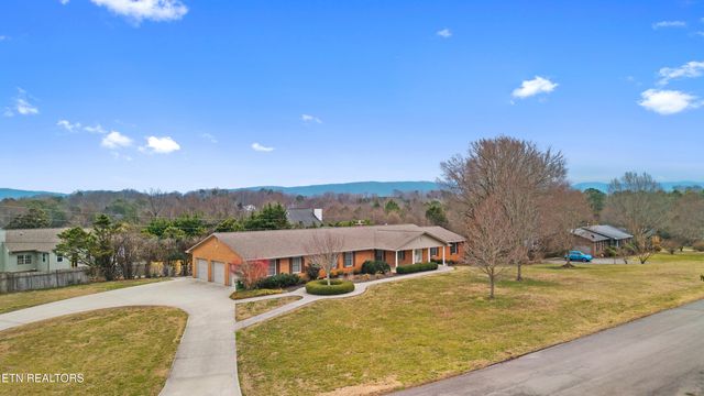 1245 S  Heritage Dr, Maryville, TN 37803