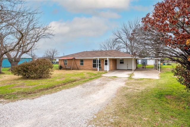 111 Gibson Ln, Valley View, TX 76272