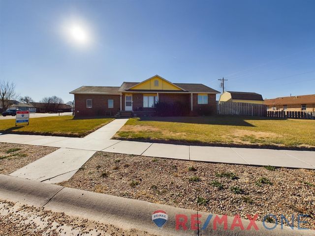 101 Jo Ella Dr, Holcomb, KS 67851