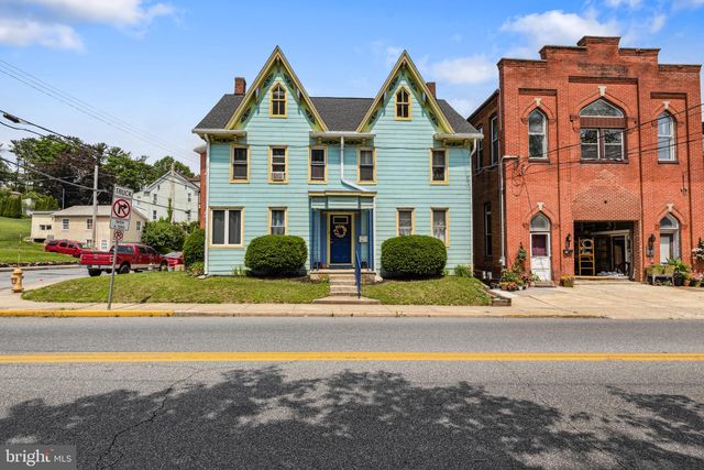 74 S  Main St, Dallastown, PA 17313