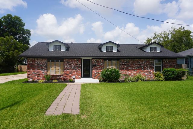 8418 Colonial Ln, Houston, TX 77051