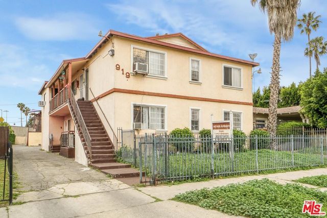 917 N  Ardmore Ave, Los Angeles, CA 90029