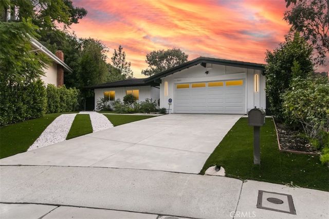 19291 Berclair Ln, Tarzana, CA 91356