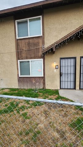 1401 Pacific St   #D, Bakersfield, CA 93305