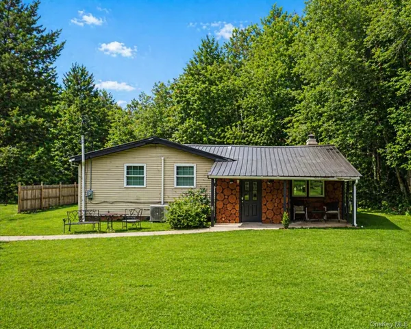 9 Brophy Road, Hurleyville, NY 12747