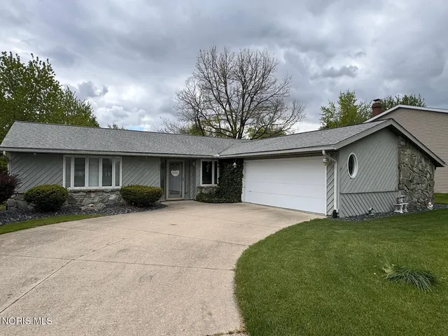 1114 Bavarian Ln, Bryan, OH 43506
