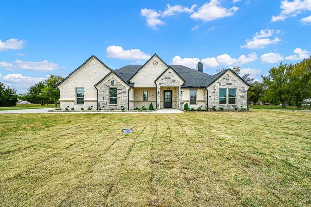 205 Chambers Point Dr, Kerens, TX 75144