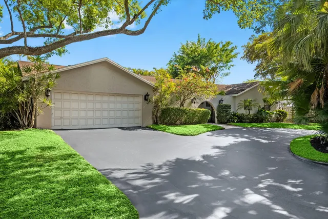 8730 Lake Dasha Terrace, Plantation, FL 33324