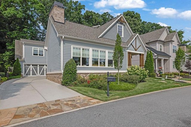 5690 Vineyard Park Trl, Norcross, GA 30071