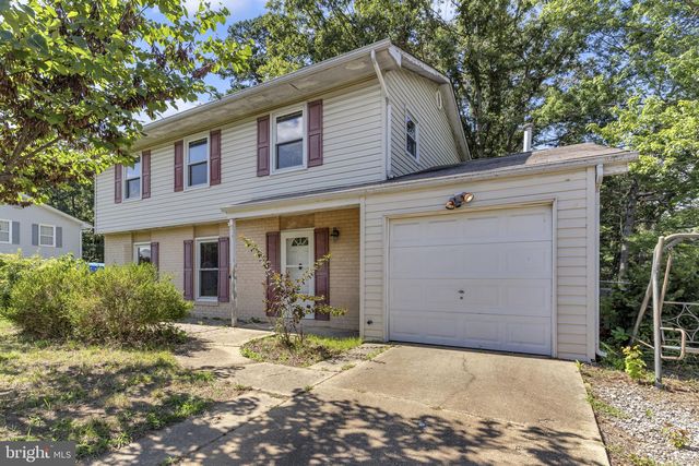 790 University Dr, Waldorf, MD 20602