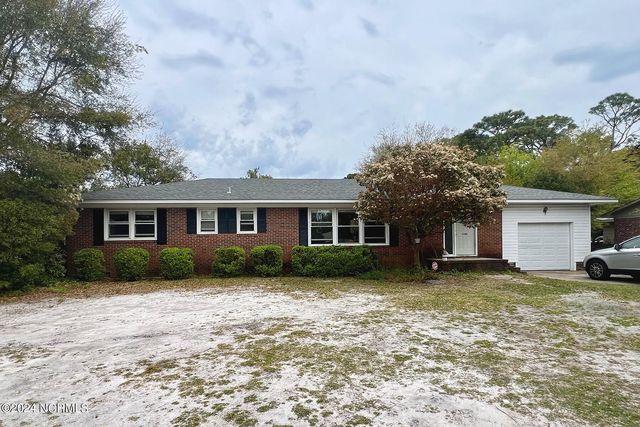 5305 Ridgewood Heights Dr, Wilmington, NC 28403