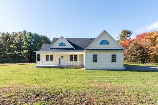 131 Fairview Ave, Hope Valley, RI 02832