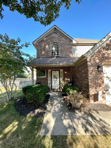 105 Cottage Garden Ln, Midway, KY 40347