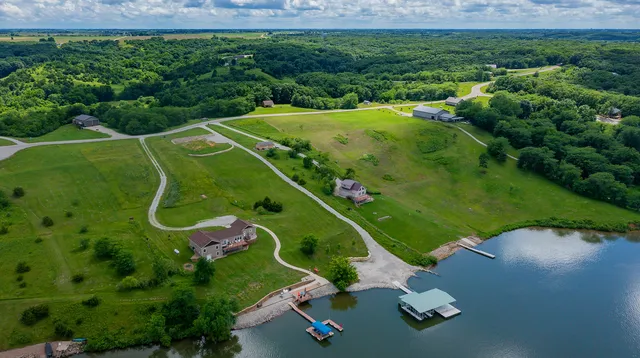 14736 Big Buck Run, Moravia, IA 52571