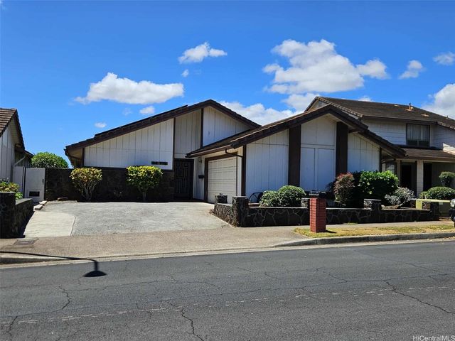 94-775 Meahale St, Waipahu, HI 96797