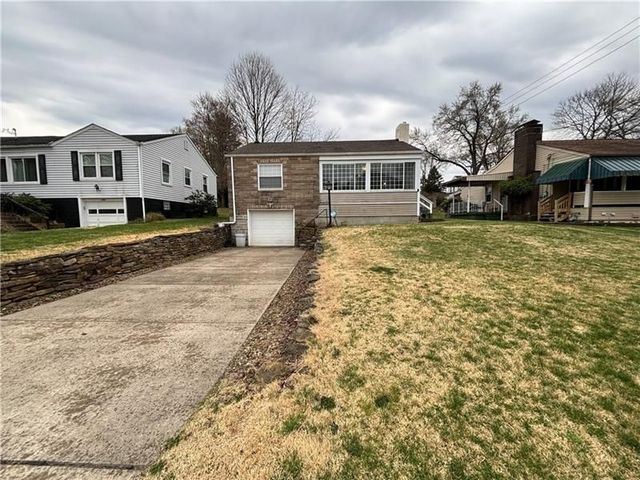 1313 Ohioview Dr, Industry, PA 15052