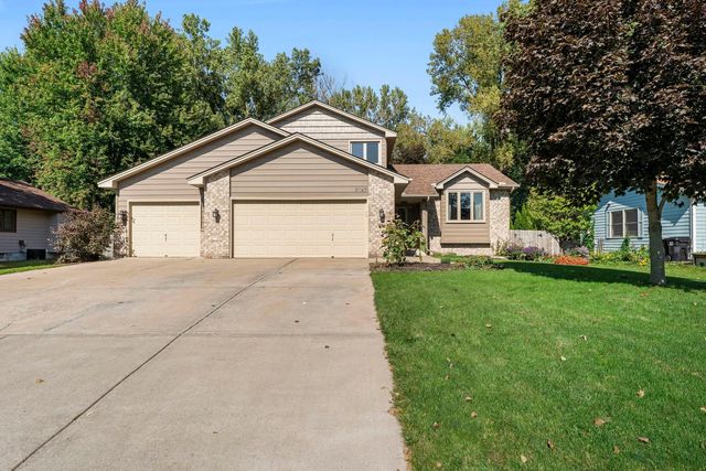 2649 Ardan Ave, Mounds View, MN 55112