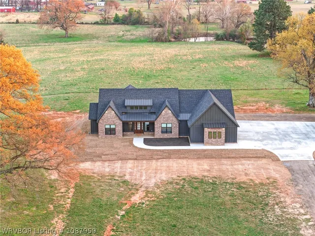 600 E  McKenzie Ave, Pocola, OK 74902