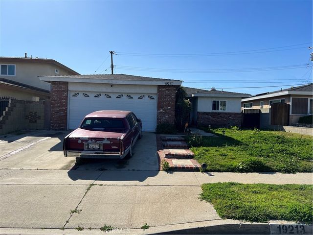 19213 Hillford Ave, Carson, CA 90746