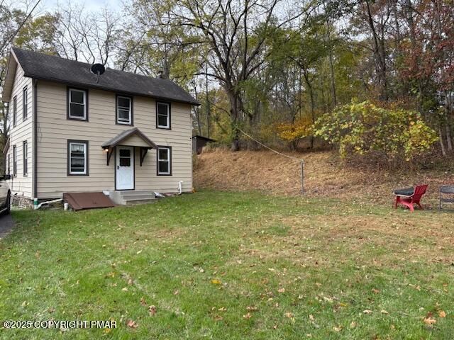 207 Munch Dr, Henryville, PA 18332