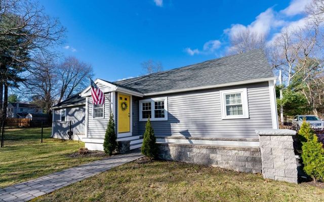 6 Lee Rd, North Reading, MA 01864
