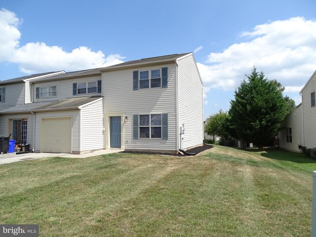 2965 Milky Way Rd, Dover, PA 17315