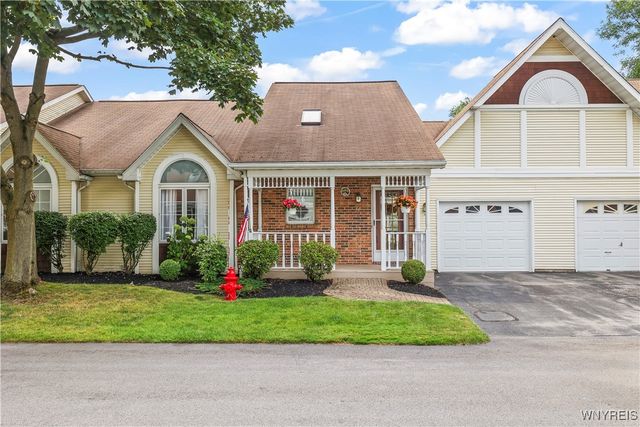 42 Spicebush Ln, Buffalo, NY 14221