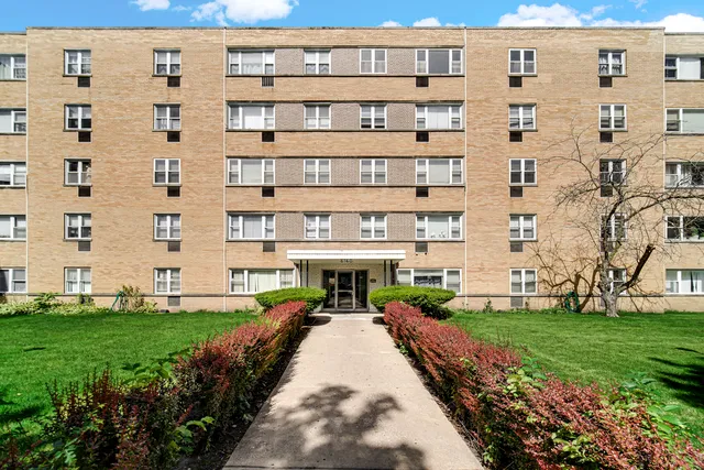 6160 N  Damen Ave #209, Chicago, IL 60659