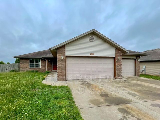 4428 W  Montreal St, Springfield, MO 65802