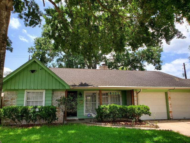 8302 Garden Parks Dr, Houston, TX 77075