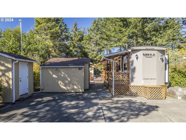 1600 Rhododendron Dr #45, Florence, OR 97439