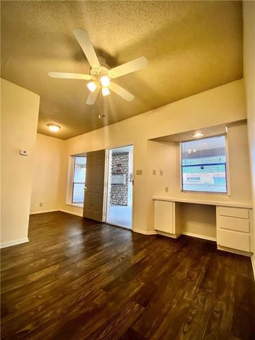 2604 Salado St #102, Austin, TX 78705