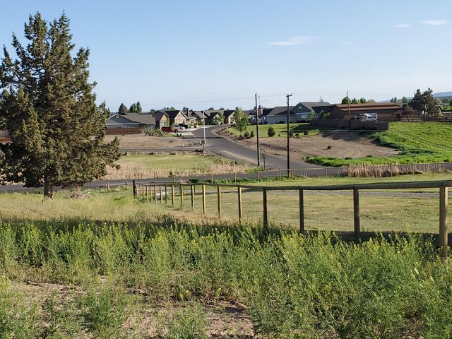 W  Hills Rd   NW, Prineville, OR 97754