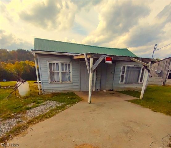 34911 Rock Camp Rd, New Matamoras, OH 45767