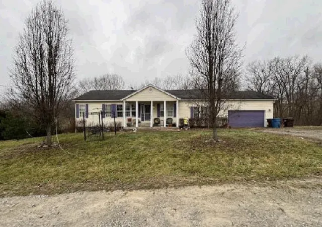 100 Amber Ct, Mount Eden, KY 40046