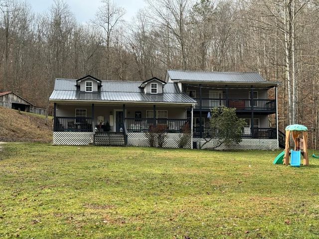 121 Foster Branch Dr, Fort Gay, WV 25514