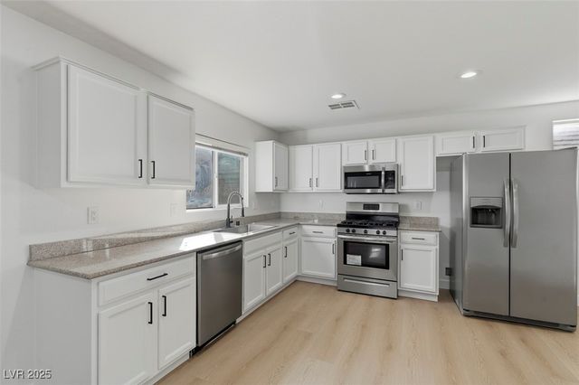 5275 Starter Ave, Las Vegas, NV 89156