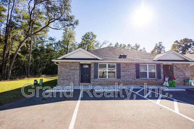 6297 Holland Rd, Milton, FL 32583