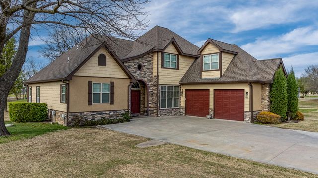 5049 Lake Breeze Rd, Grove, OK 74344