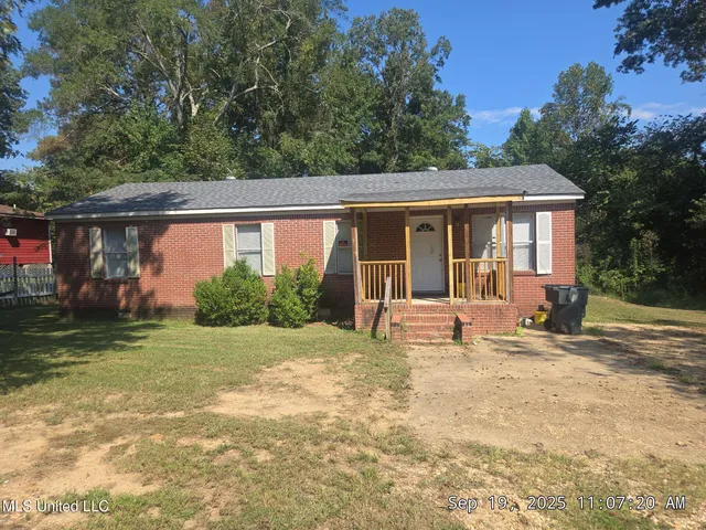 410 Countryside Rd, Vicksburg, MS 39180