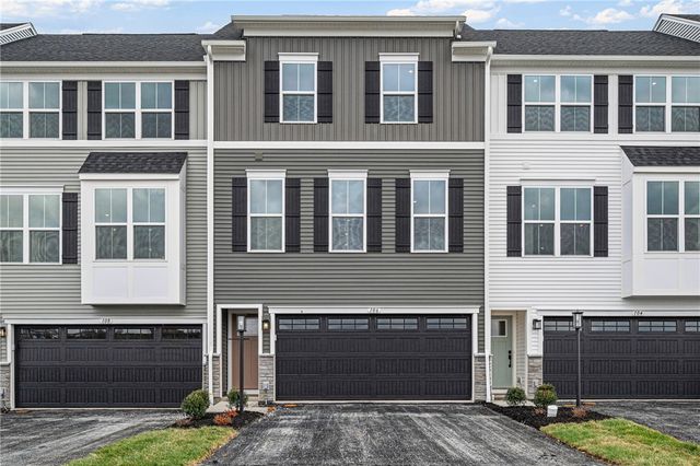 106 Scenic Ridge Dr, Robinson Township, PA 15205