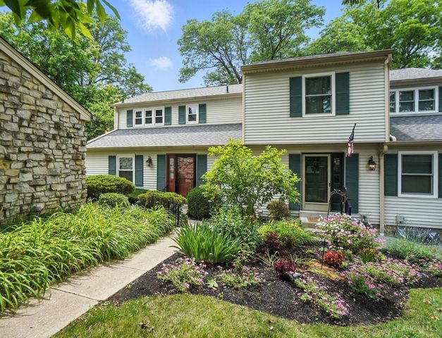 1101 Shakertown Ct, Montgomery, OH 45242
