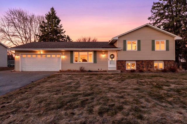 5609 Upper 136th Street Ct   W, Apple Valley, MN 55124
