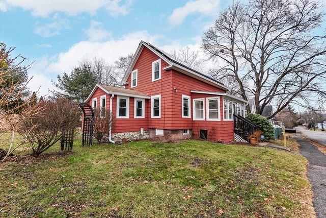 53 Agawam Ave, Haverhill, MA 01835