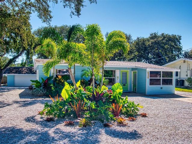 801 E  12th Ave, New Smyrna Beach, FL 32169