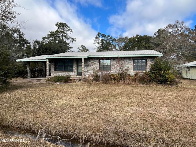 7701 Harold Ave, Moss Point, MS 39563
