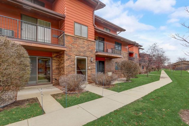 8530 West Waterford AVENUE UNIT 4, Greenfield, WI 53228
