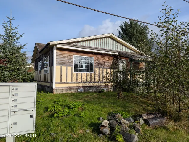 113 New Archangel St, Sitka, AK 99835