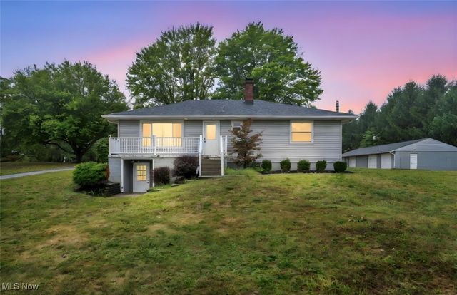 5052 Arlington Rd, North Canton, OH 44720